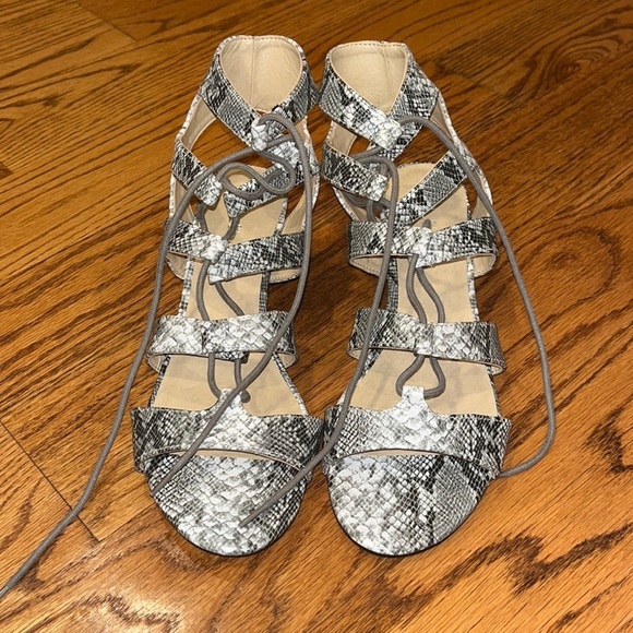 CL by Laundry Woman’s Snakeskin Sandals Size 9.5M - Picture 2 of 6